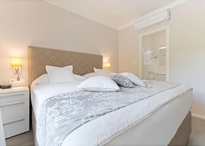 The Apartahotel