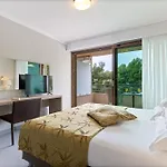 Aparthotel The 4*
