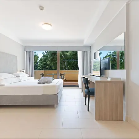 Aparthotel The Podstrana